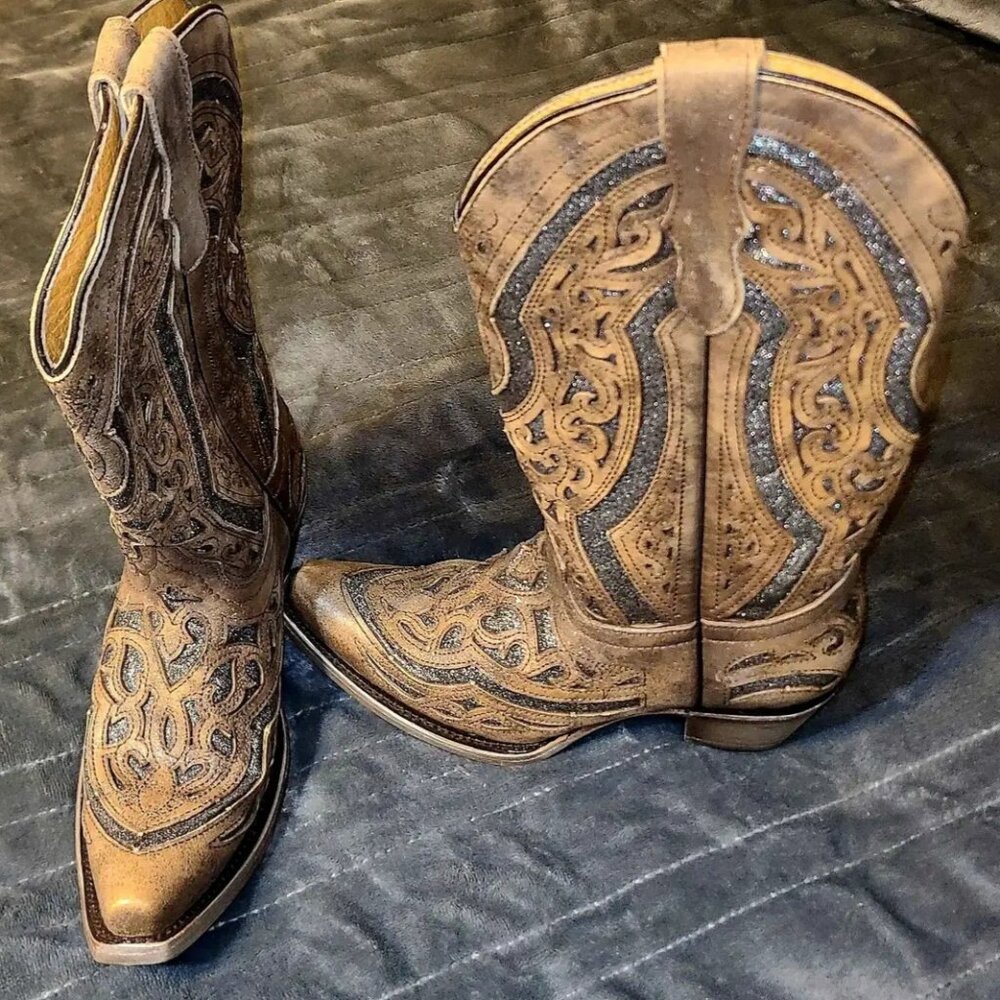 Girls boots